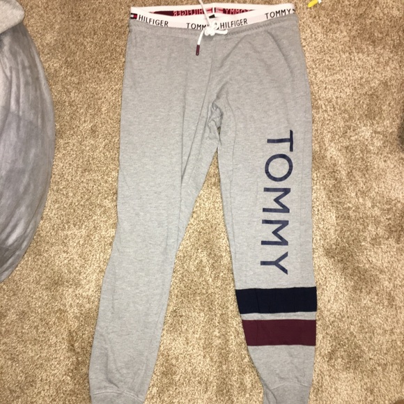 Tommy Hilfiger Sweats - Picture 1 of 2